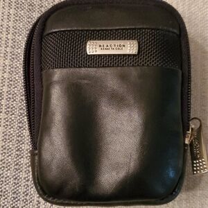 Kennenth Cole Reaction leather Camera Case